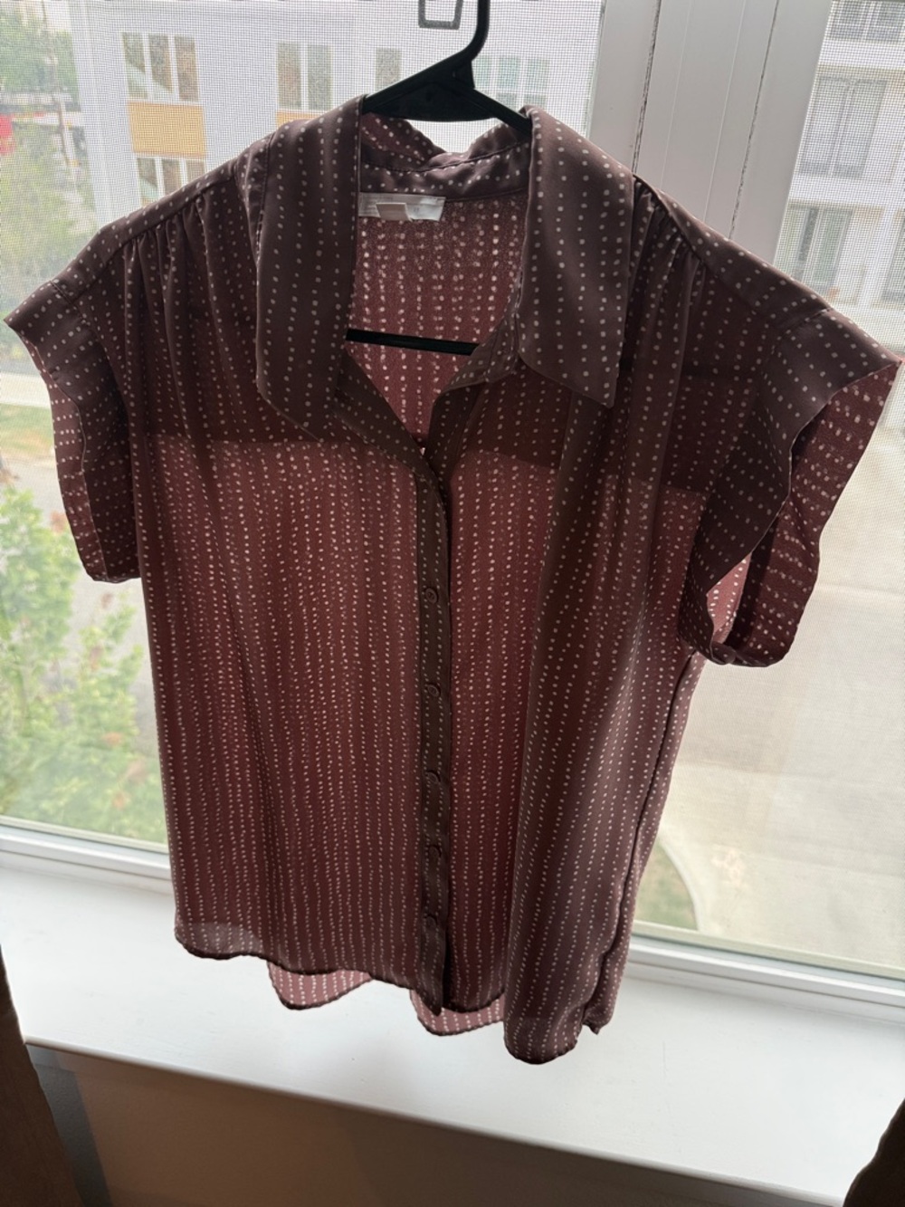 14th & Union Brown Dotted Button-Front Blouse